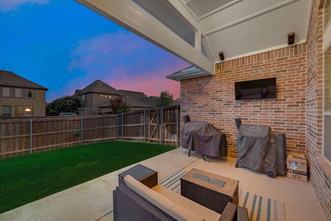 Building Photo - Welcome to your new 5 Bed-4 Bath home in t...