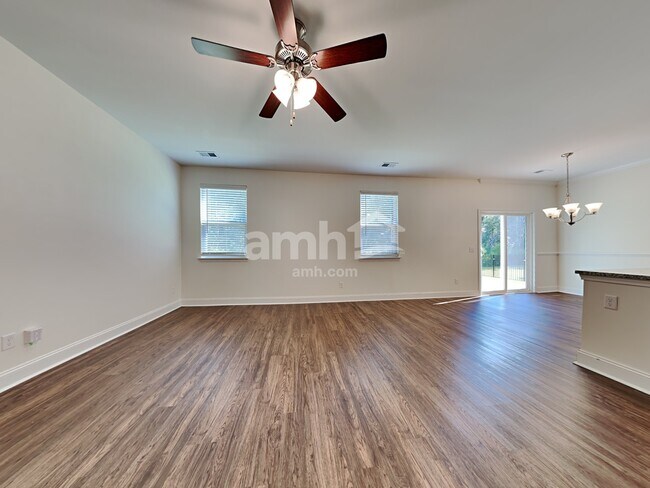 Building Photo - 984 Theodore Rd