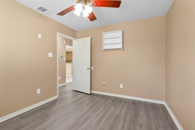 Building Photo - 10822 Oak Acres Dr