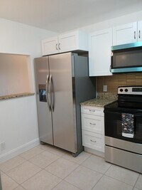 Building Photo - 4760 Lucerne Lakes Blvd W