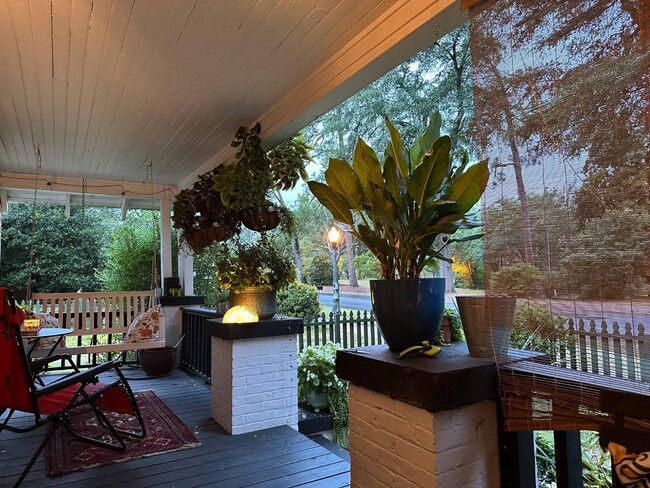 Building Photo - 414 Laurens St NW