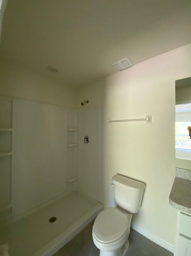 Building Photo - NOT AVAILABLE TO SHOW UNTIL MID APRIL Desirable Lake Diamond Subdivision 4/2/2 **Won't Last*