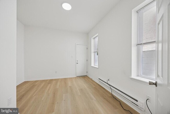 Building Photo - 278 S 60th St