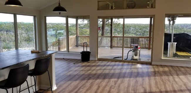 Building Photo - Beautiful Hill Country Retreat Near Lake Travis with AMAZING VIEWS