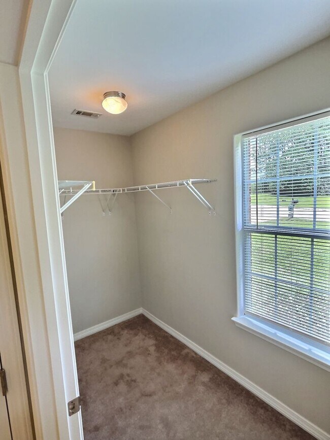 Building Photo - 3/2 home in the Audubon Lake Subdivision in Gulfport, MS