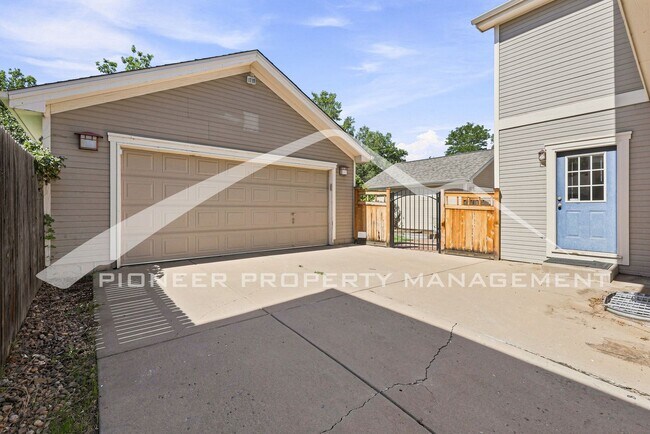 Building Photo - 7978 E Vassar Dr
