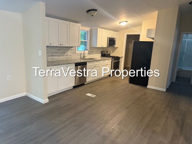 Building Photo - Single Family in Williamstown. Eligible fo...