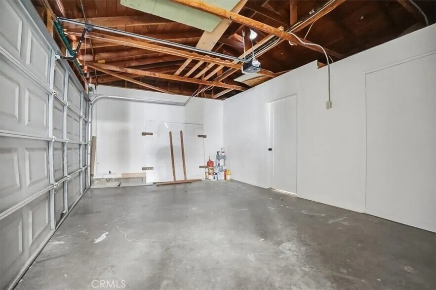 Building Photo - 1573 Casarin Ave