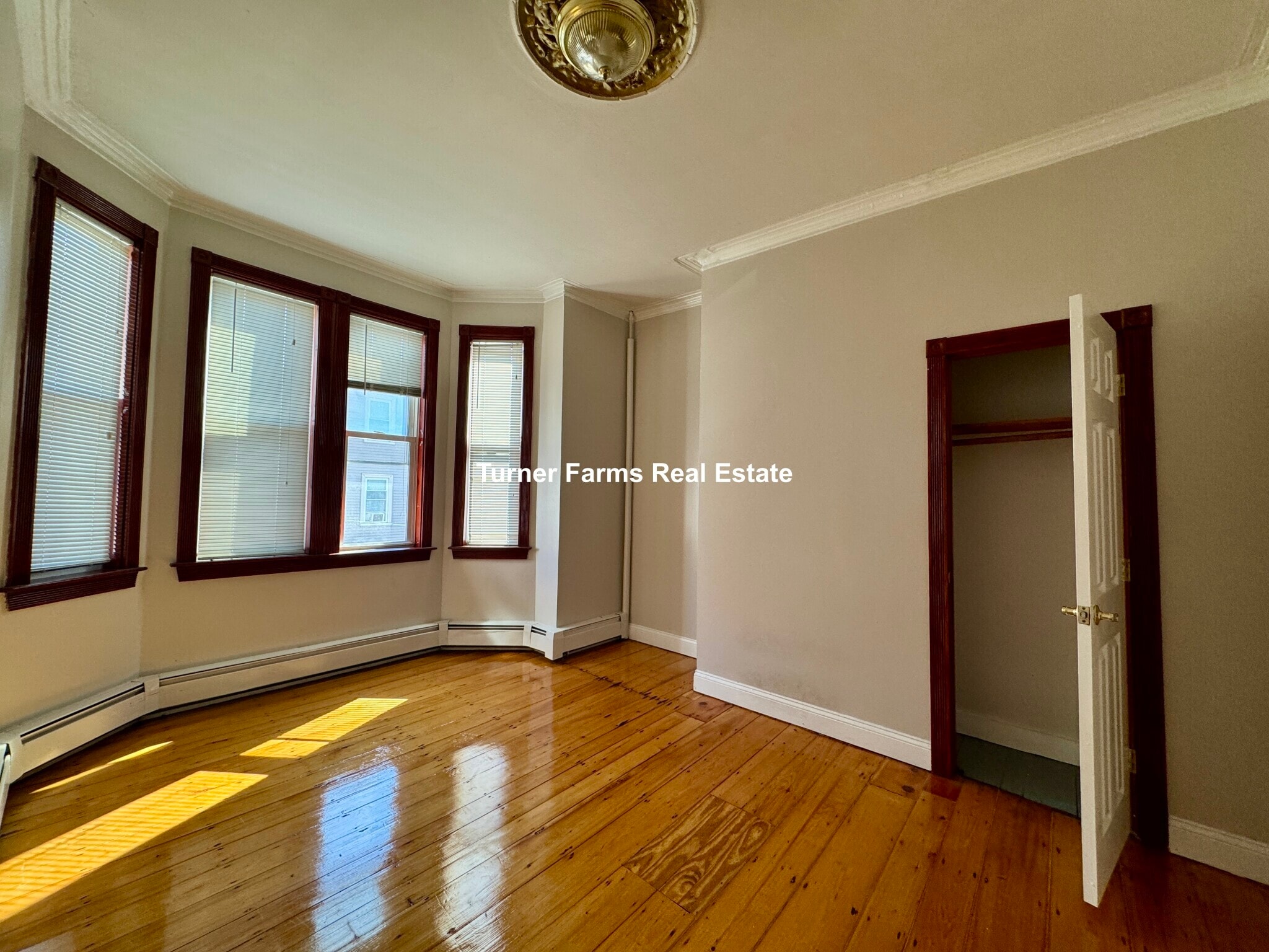 Building Photo - 19 Monmouth St