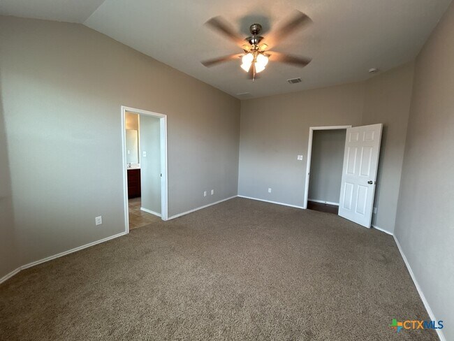 Building Photo - 9508 Raeburn Court