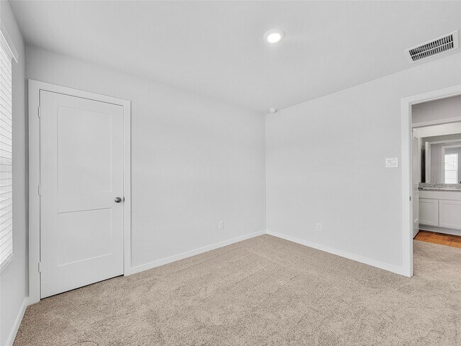 Building Photo - 10735 Red Flagstone Dr