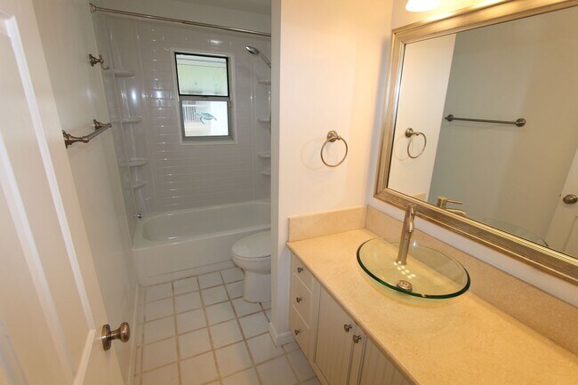 Building Photo - 451 Hamptoncrest Cir