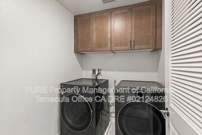 Building Photo - 208 Canopy Trails Pl