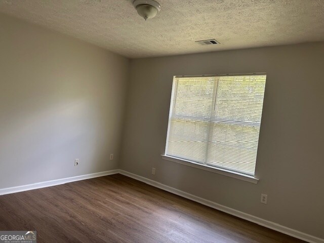 Building Photo - 10650 Daisy Cove