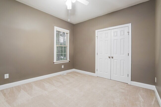 Building Photo - 604 Beautyberry Ln