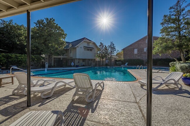 Building Photo - 6422 Burgoyne Dr.