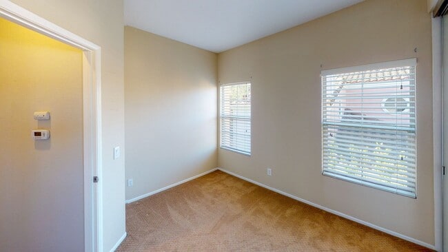 Building Photo - 3 Bedroom 2.5 bath Townhome Anaheim Hills Beauty!