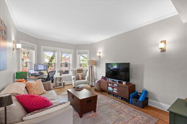 Building Photo - 1 bedroom in Chicago IL 60640