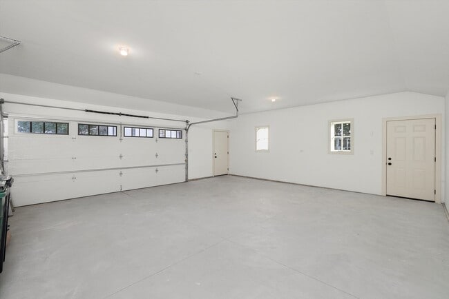 Building Photo - 1037 Belleforte Ave