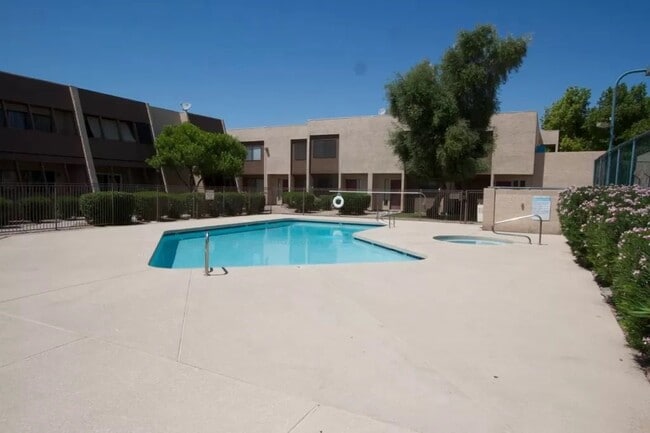Building Photo - 3-Bedroom Tempe Condo with 2.5 bathrooms -...