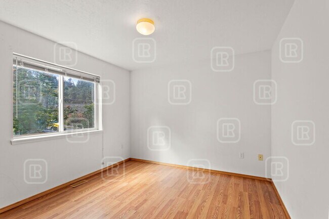 Building Photo - 1325 W Qualchan Dr