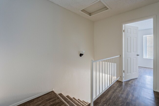 Building Photo - 5821 N 59th Dr