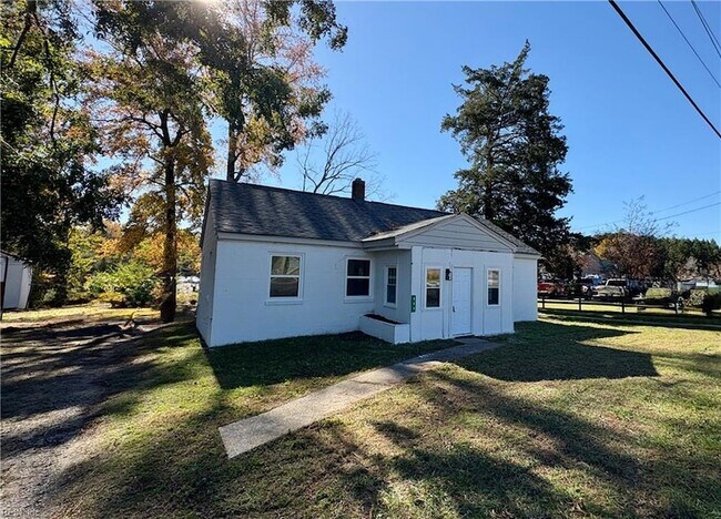 Building Photo - 889 W Main St