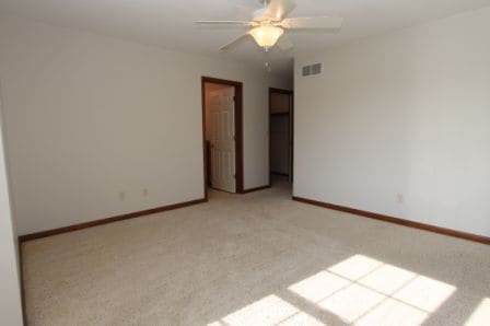 Building Photo - 3 Bedroom Condo Overlooking Pond!