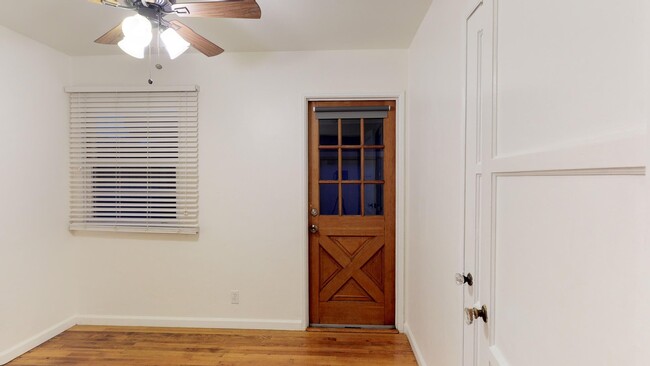 Building Photo - 3 Bedroom Home on Coroner Lot, Near Corona...