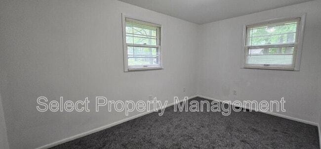 Building Photo - 7001 Blake Dr