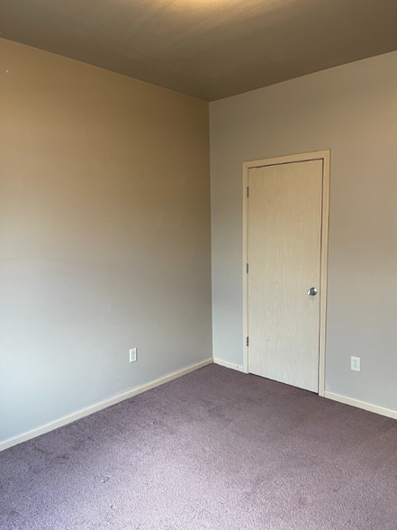 Building Photo - 404 S Johnson St