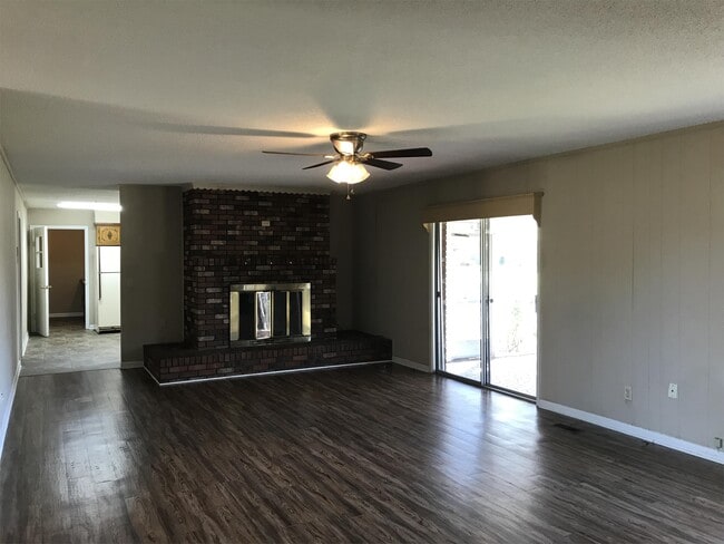 Building Photo - 211 Abbie Ln