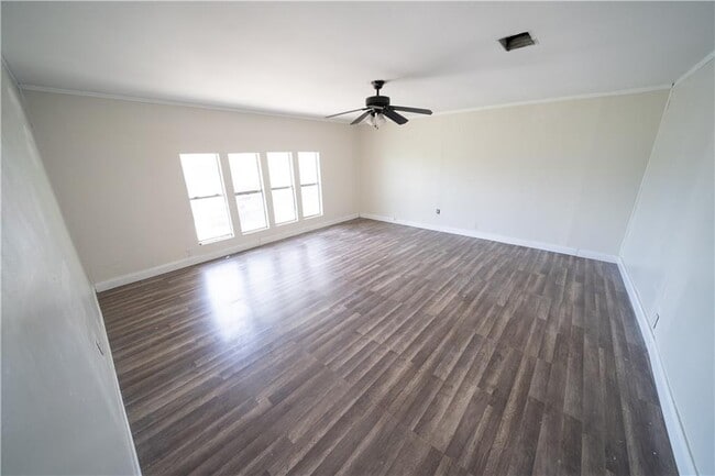 Building Photo - 1610 La Joya St