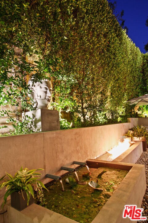 Building Photo - 9416 Beverlycrest Dr