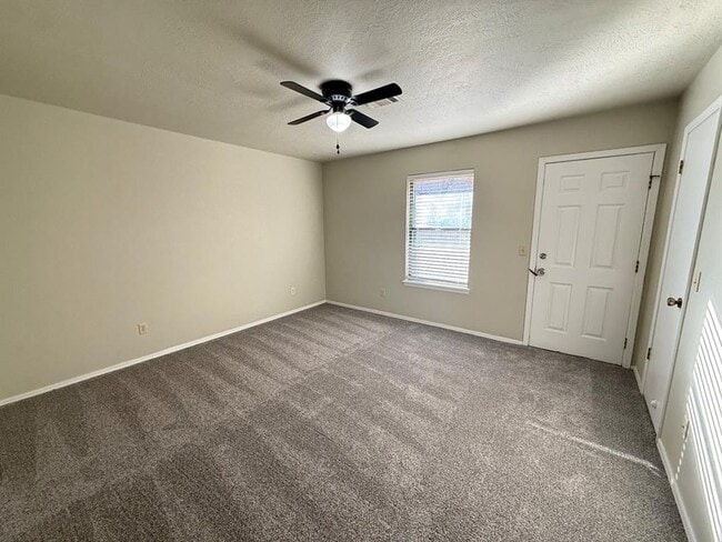 Building Photo - 242 Barrett Pl