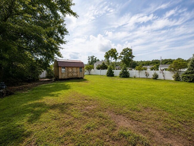 Building Photo - 117 Zoe Ct
