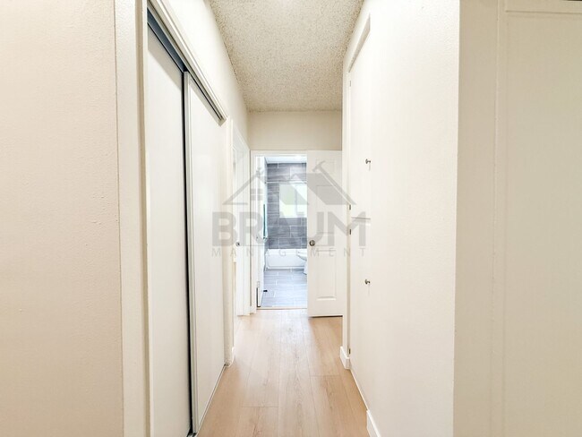 Building Photo - 13115 Oxnard St