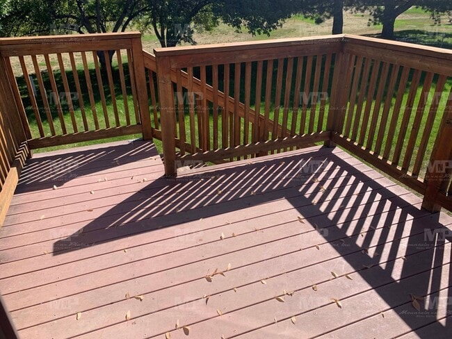 Building Photo - 531 Strachan Dr