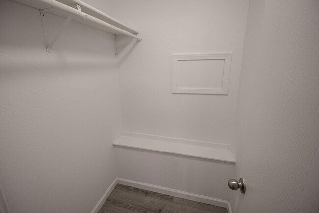 Building Photo - 1405 Greensboro Dr