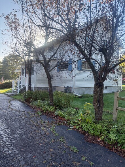 Building Photo - 26A Rochester St