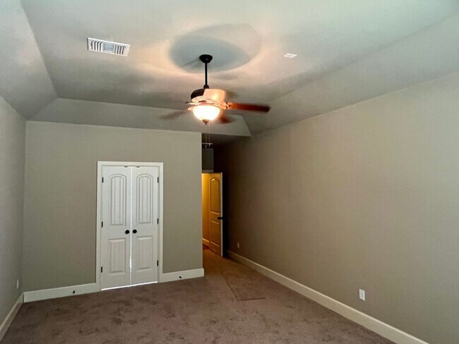 Building Photo - Lovely 4-Bed 2.5-Bath In Edmond