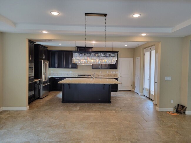 Building Photo - Gorgeous Pardee Home – 4 Bed | 3.5 Bath | ...