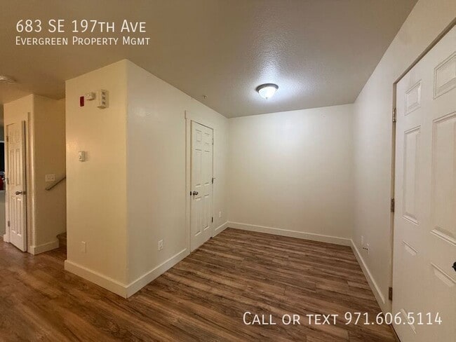 Building Photo - 683 SE 197th Ave