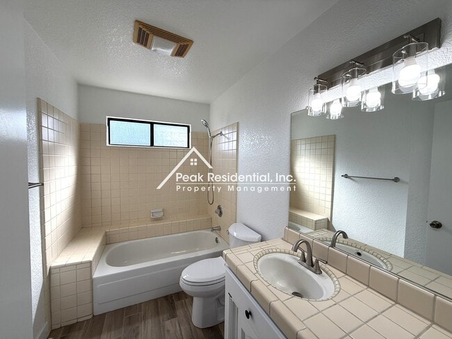 Building Photo - Wonderful Orangevale 4bd/2ba Home with 2 Car Garage!