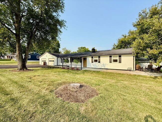 Building Photo - Brand new remodeled home in Monroe!
