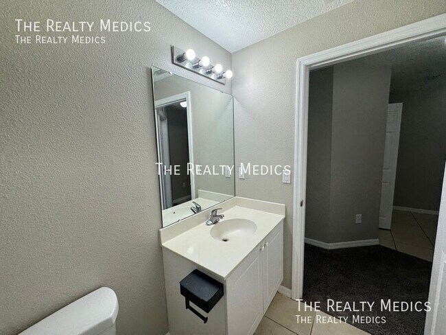 Building Photo - 2793 Club Cortile Cir