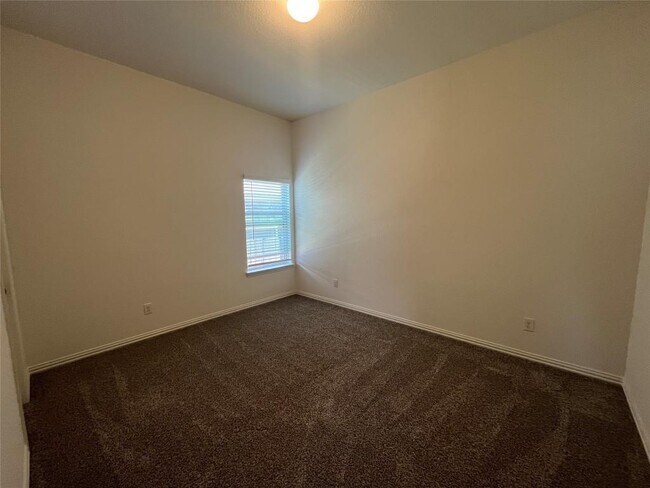 Building Photo - 212 Baralo St