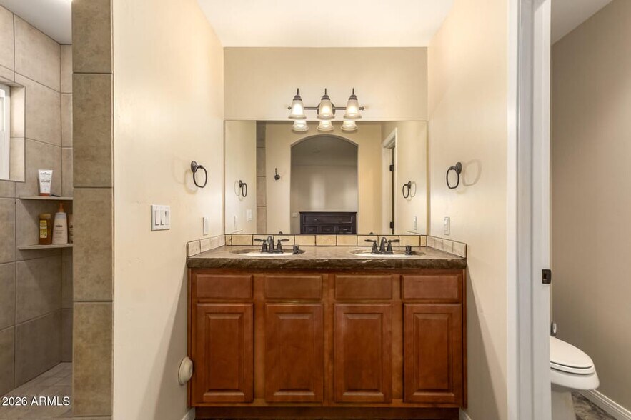 Building Photo - 722 E McLellan Blvd