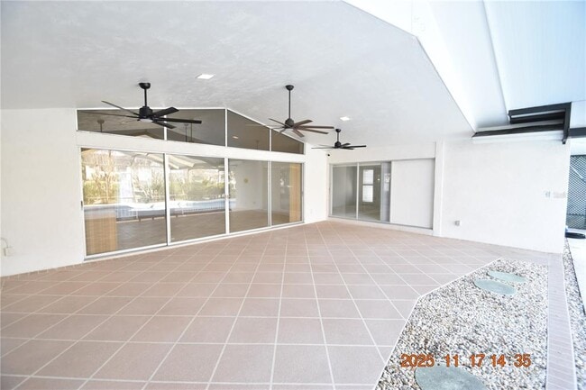 Building Photo - 705 Spanish Main Dr