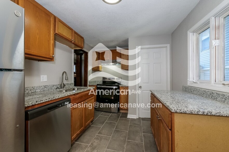 Building Photo - 3929 S Benton Ave